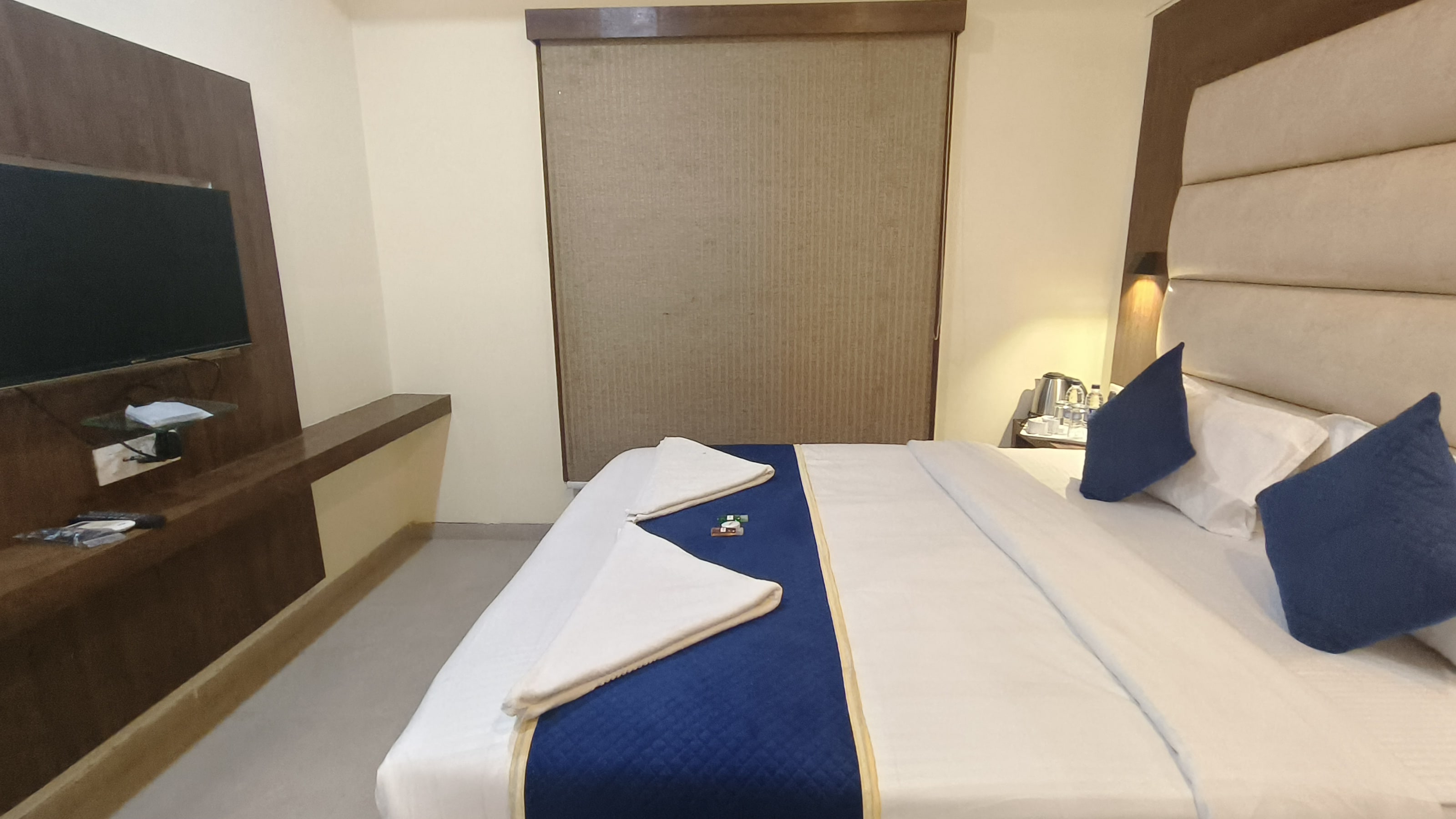 HOTEL ASHRAYA INTERNATIONAL - Tap to explore photos