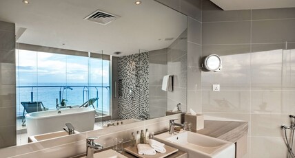 DoubleTree Resort by Hilton Hotel Penang Room Type - FAMILY SUITE - SEA VIEW