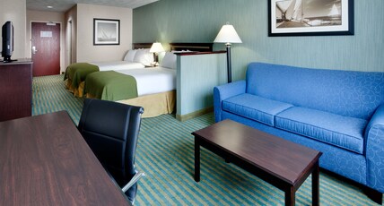 Holiday Inn Express and Suites, an IHG Hotel Room Type - 2 Double Beds Suite