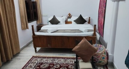Pink Floyd Cafe & Hotel Pushkar Room Type - Deluxe AC, Lake View Room