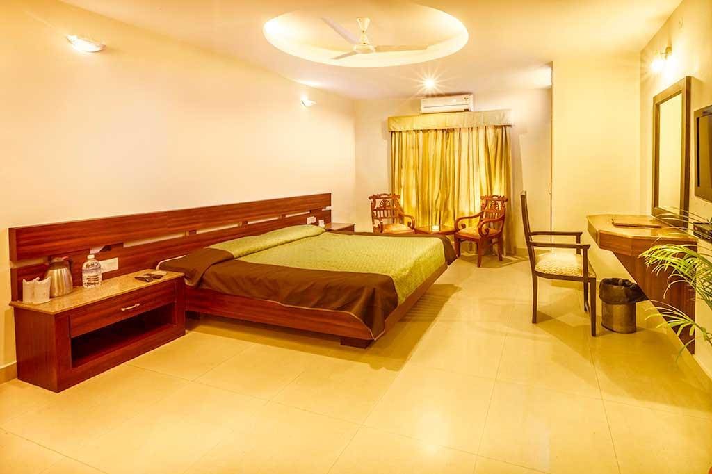 Hotel The Grand Raj - Tap to explore photos