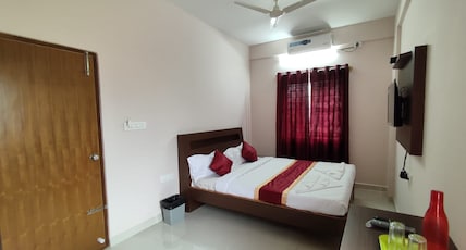 HOTEL ROYAL SUITES Room Type - Deluxe AC Room HOTEL ROYAL SUITES Room Type - Deluxe AC Room