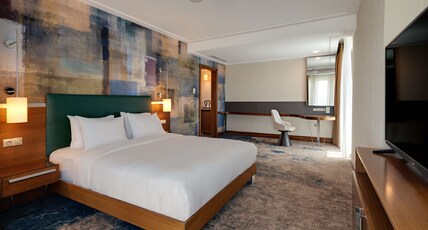 Doubletree by Hilton Van Room Type - CORNER ROOM WITH CITY VIEW