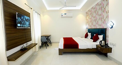 BELLAVENTO LUXURY STAY AND CELEBRATION Room Type - Deluxe Room with Balcony