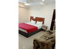 FabHotel Sashi Paradise