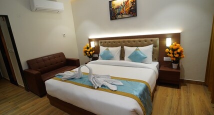Hotel Veda Inn Room Type - Deluxe Room (Airport View) Hotel Veda Inn Room Type - Deluxe Room (Airport View)