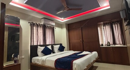 Coozy Stay Room Type - Suite Room (Single Room With Mini Party Hall)