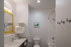 Hampton Inn and Suites Dallas/Plano Central