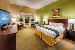 Holiday Inn Express & Suites / Red Bluff - South Redding Area