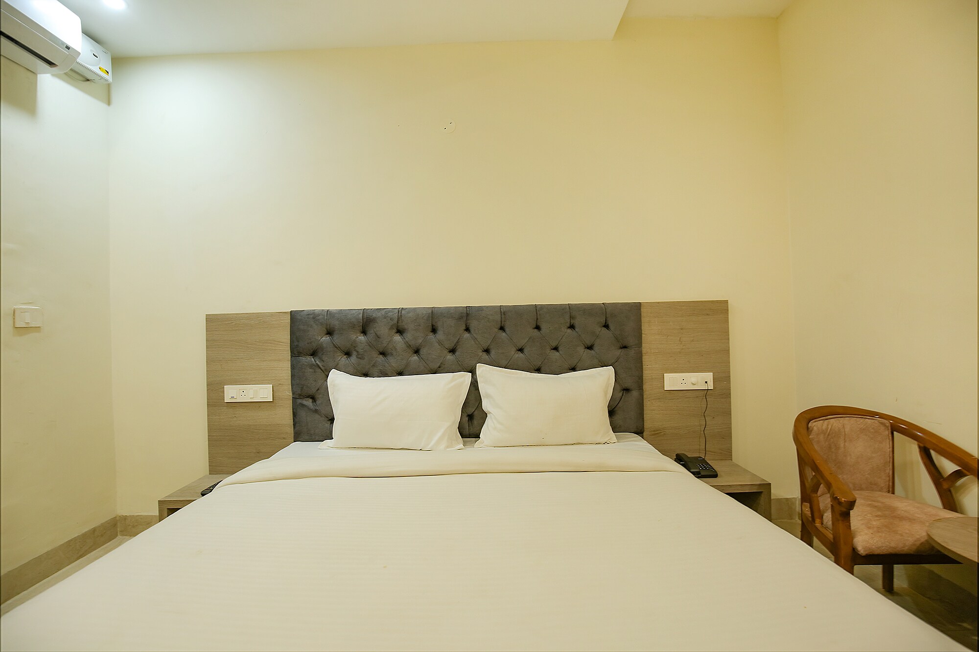 Hotel Melano - Tap to explore photos