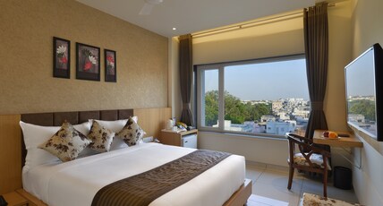 Hotel Blue Lagoons Fatehgunj Room Type - Deluxe Room King Bed