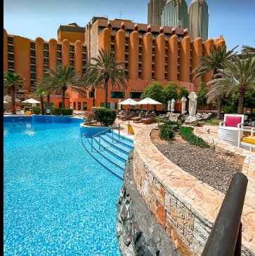 Sheraton Abu Dhabi Hotel & Resort - Tap to explore photos