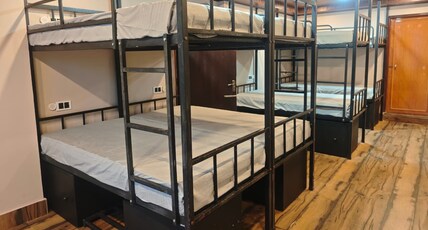 Offtracker bunks and stays Room Type - Offtracker bunks and stays Offtracker bunks and stays Room Type - Offtracker bunks and stays