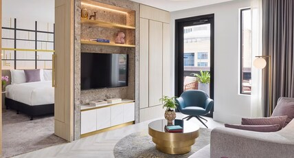 Hotel Indigo MELBOURNE LITTLE COLLINS Room Type - 1 Bedroom Suite City View High Floor