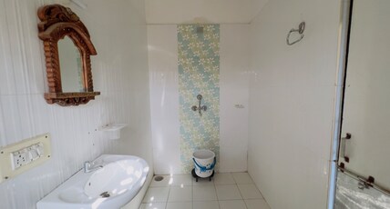 Mild Life Hostel Udaipur |250 Metres from Ambrai Ghat Room Type - Super Deluxe Room