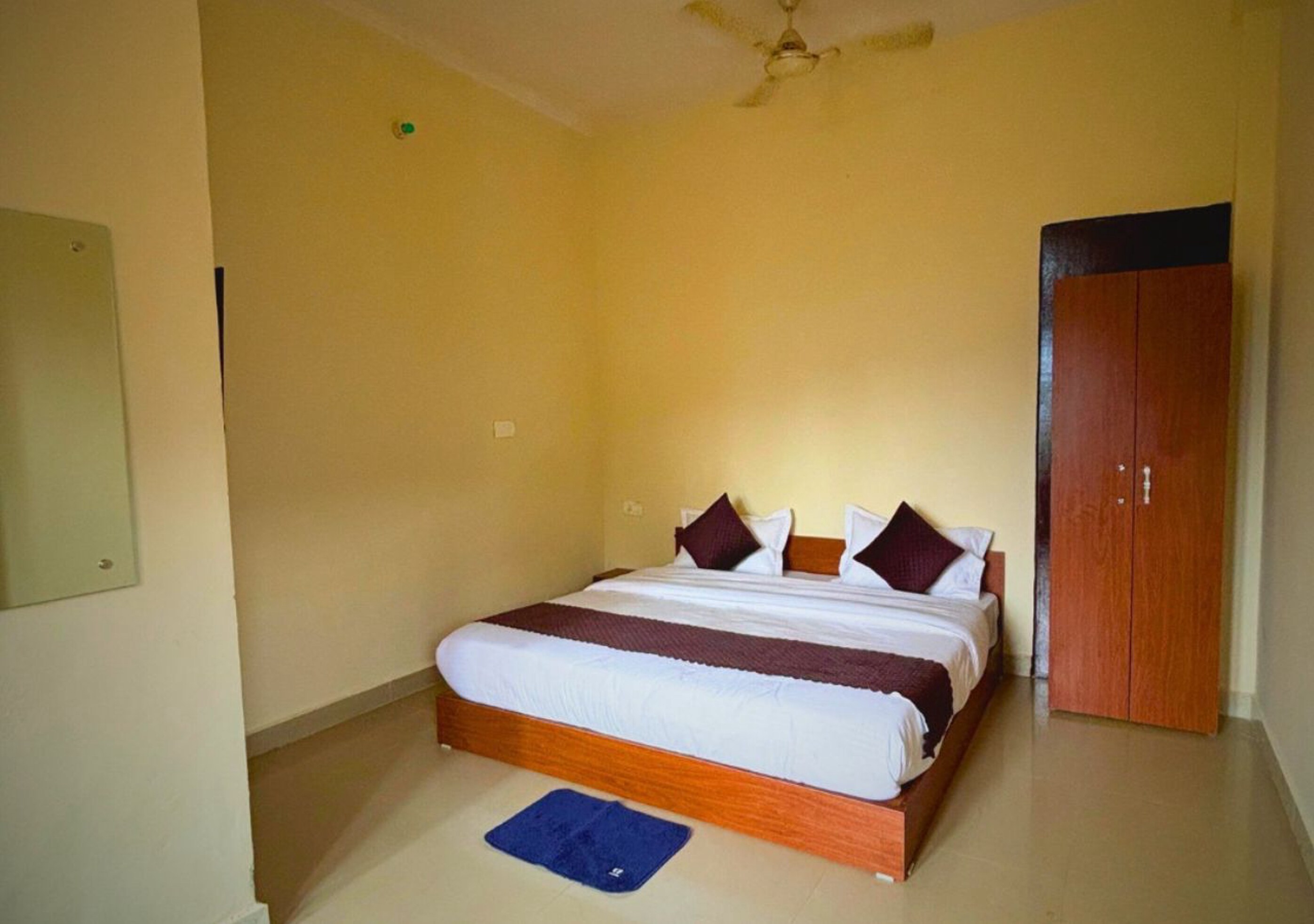 TownHill Homestay - Tap to explore photos