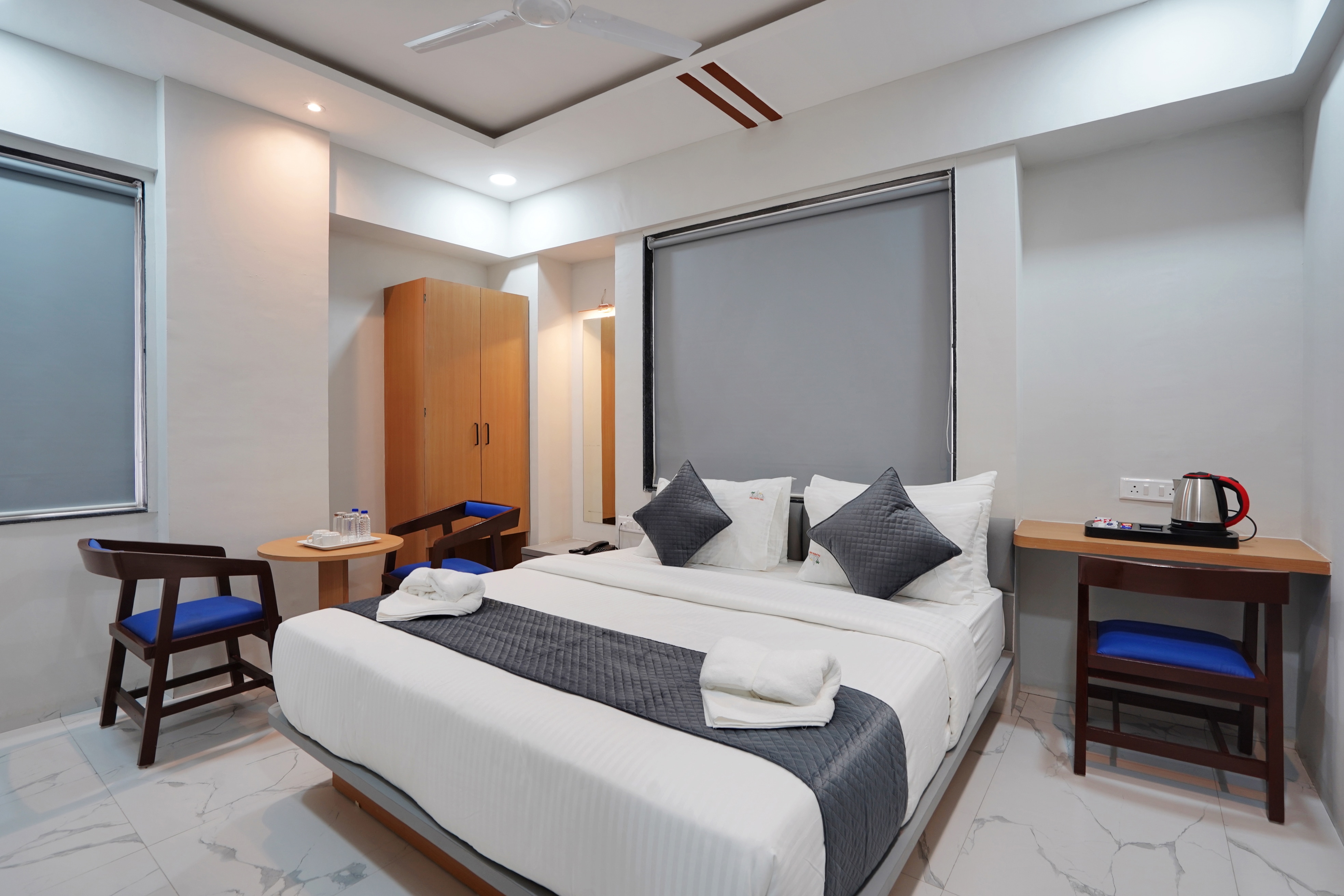 hotel palmera inn - Tap to explore photos