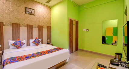 FabHotel Prime Rockstar Suites - Nr. Park Circus 7 Point Room Type - Executive Room