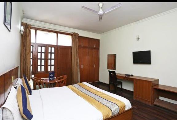 Hotel Ashvins Palace - Tap to explore photos