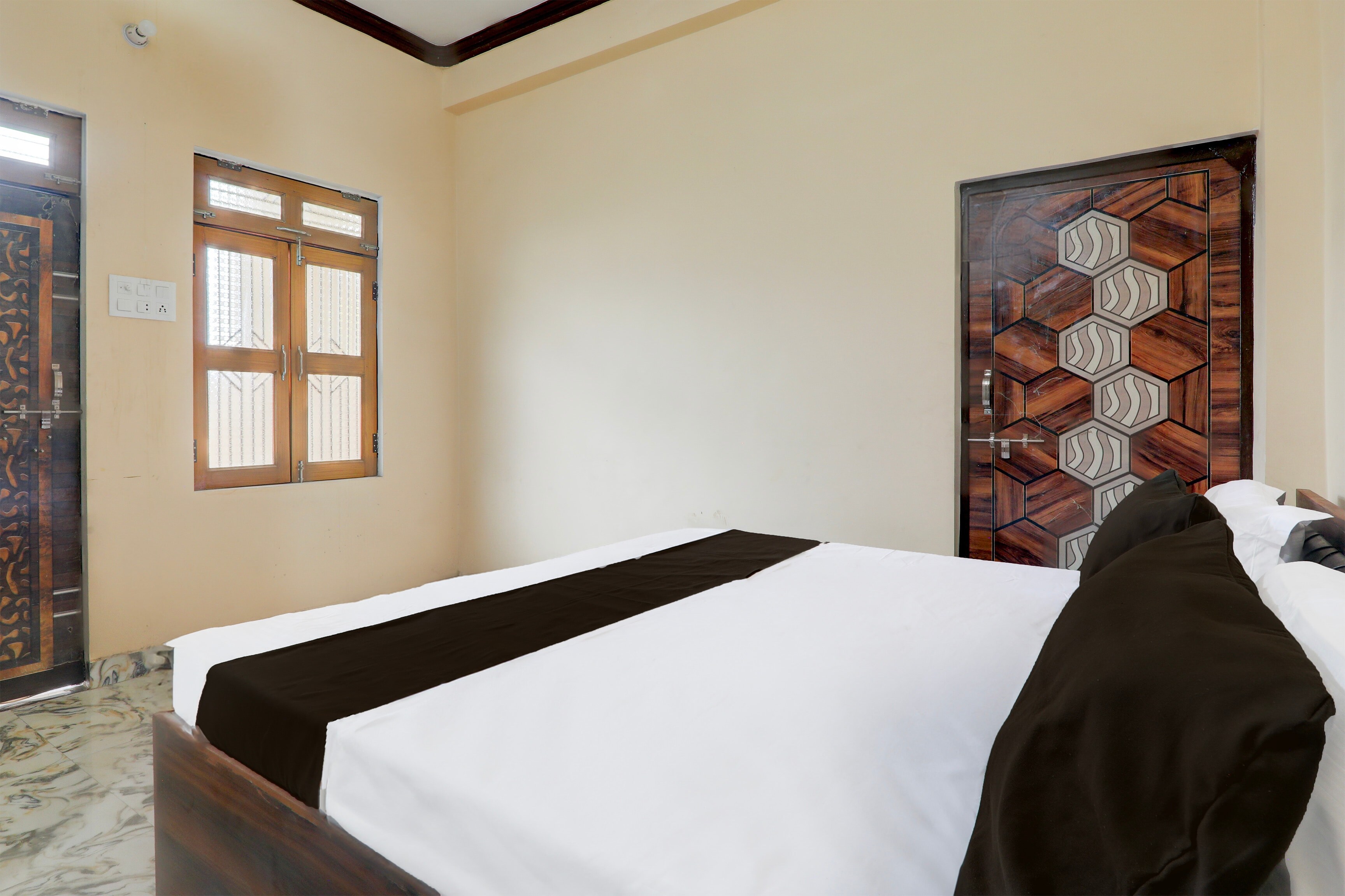 Hotel O Kothi Roti Hotel - Tap to explore photos