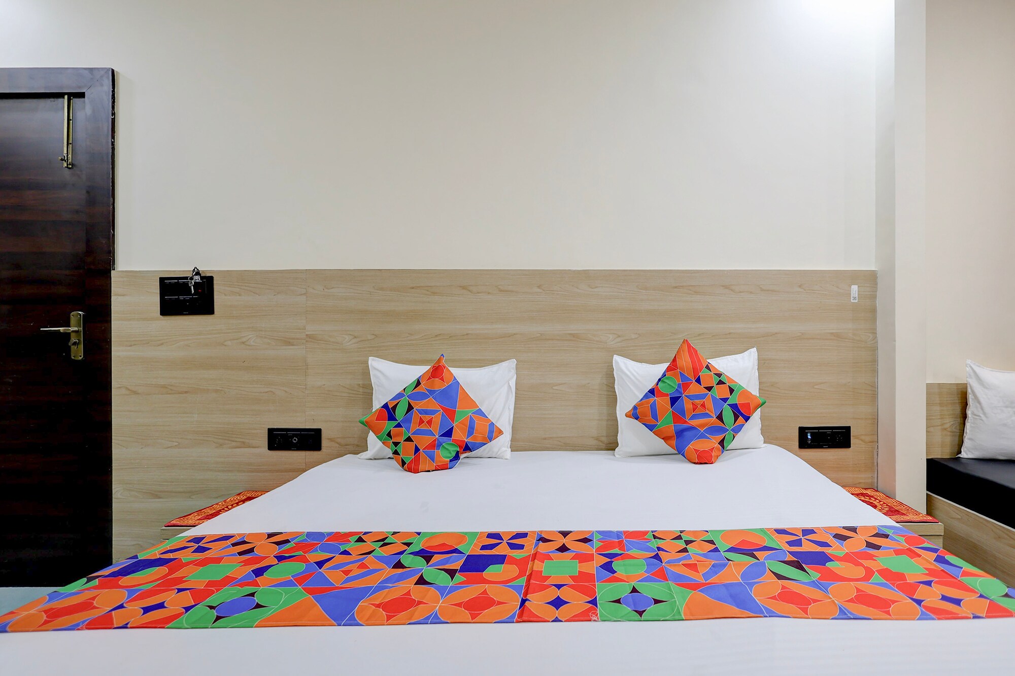 FabHotel Shivangan - 200M From Banke Bihari Temple, Vrindavan - Tap to explore photos
