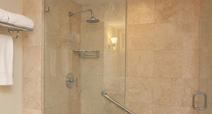 GALLERYone- A DoubleTree Suites by Hilton Hotel Room Type - 1 QUEEN SUITE CITYVIEW