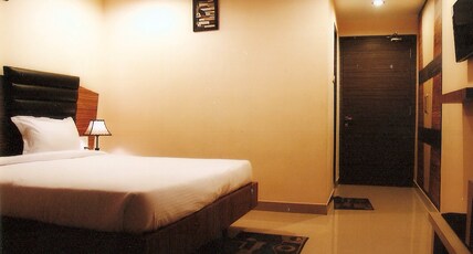 Hotel Jeet Continental Room Type - Super Deluxe Room