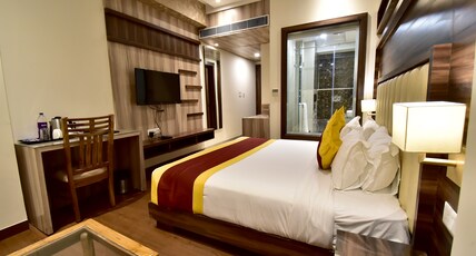 HOTEL CENTELLA - 250m from Railway Station Room Type - Executive Room