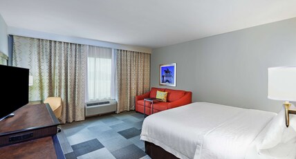 Hampton Inn & Suites Houston North IAH, TX Room Type - KING ROOM W  SOFA BED NS