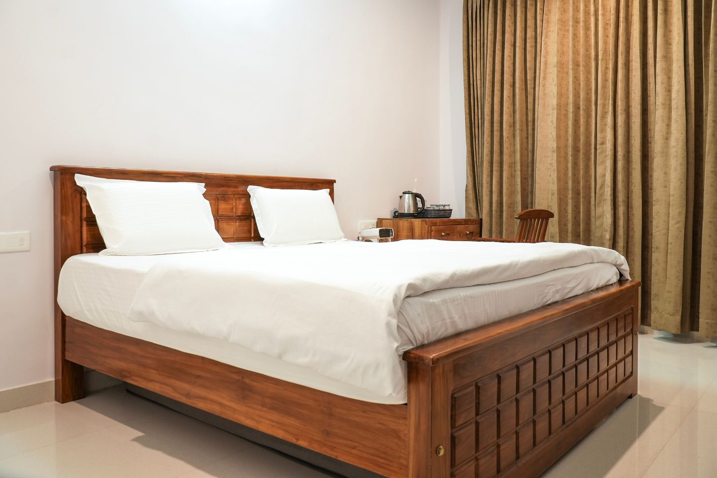 Sun Bright Inn 3 BHK Homestay With Kitchen - Tap to explore photos