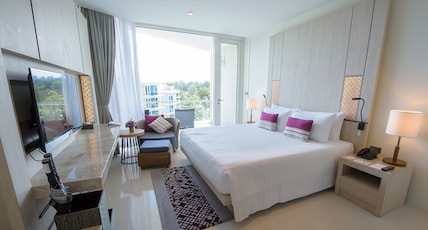Splash Beach Resort Room Type - Executive King with balcony