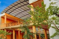 OYO Elite Tourist Homes