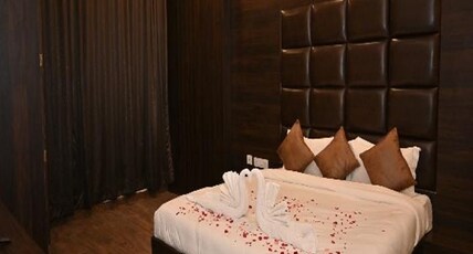 THE ROYAL PARK Room Type - SUPER DLX