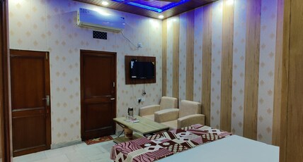 Siddharth Hotel Room Type - Deluxe