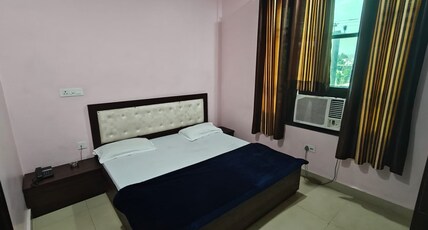 Hotel Highway Inn Room Type - Standard Room with AC
