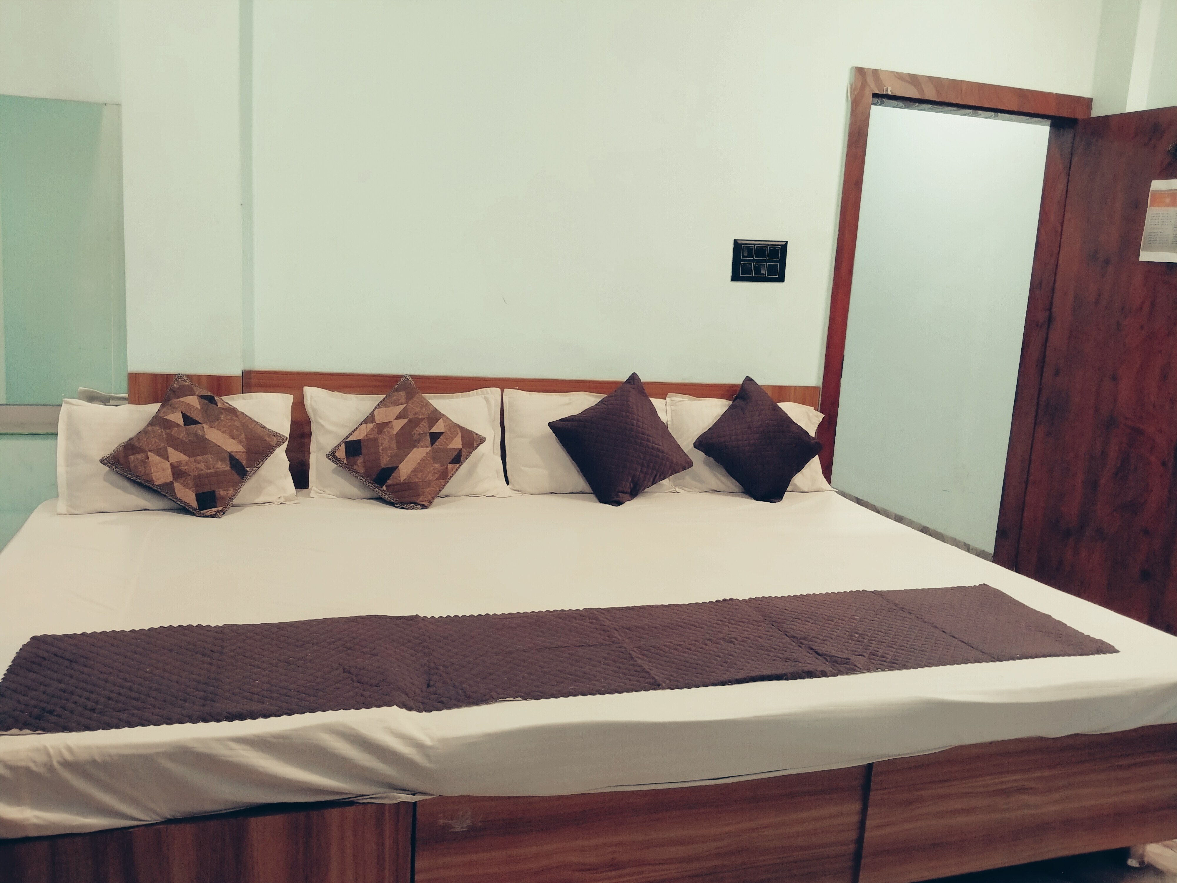 Shree ram guest house - Tap to explore photos