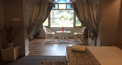 The Cottage Nigeen | Rooms & Caretaker Room Type - Premium Mountain View