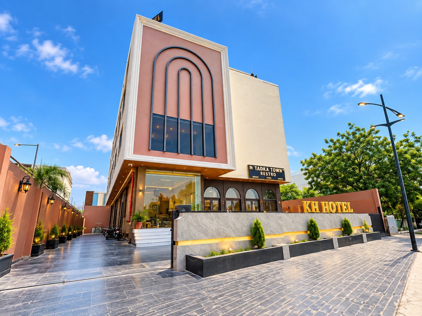 KH Hotel Jaipur - Tap to explore photos