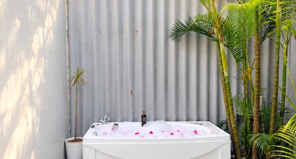undefined Room Type - Glamping tent with Outdoor bathtub 2