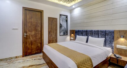 Hotel Anand Villa Room Type - SUPERIOR ROOM