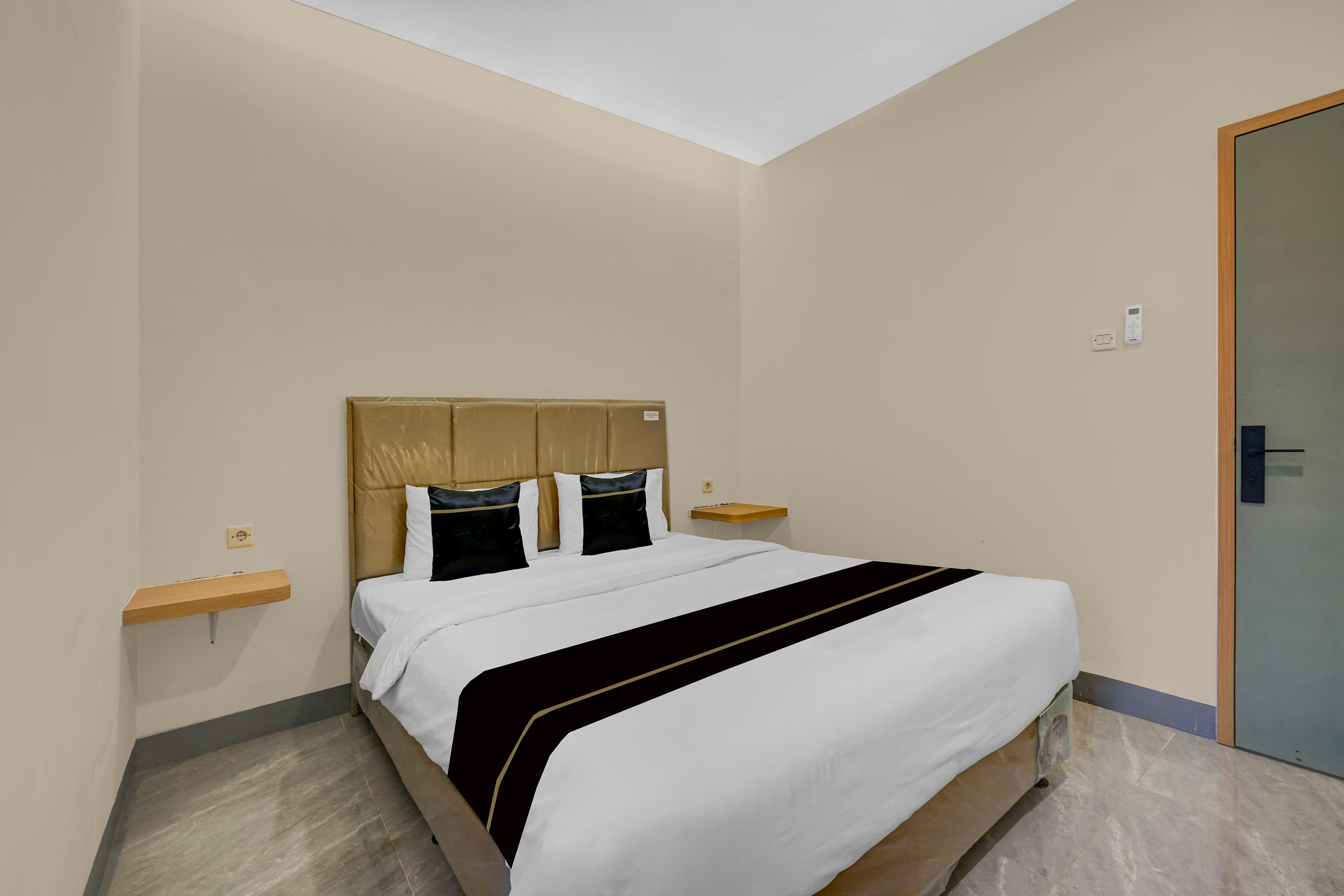 Hotel O Ciapus Bogor - Tap to explore photos
