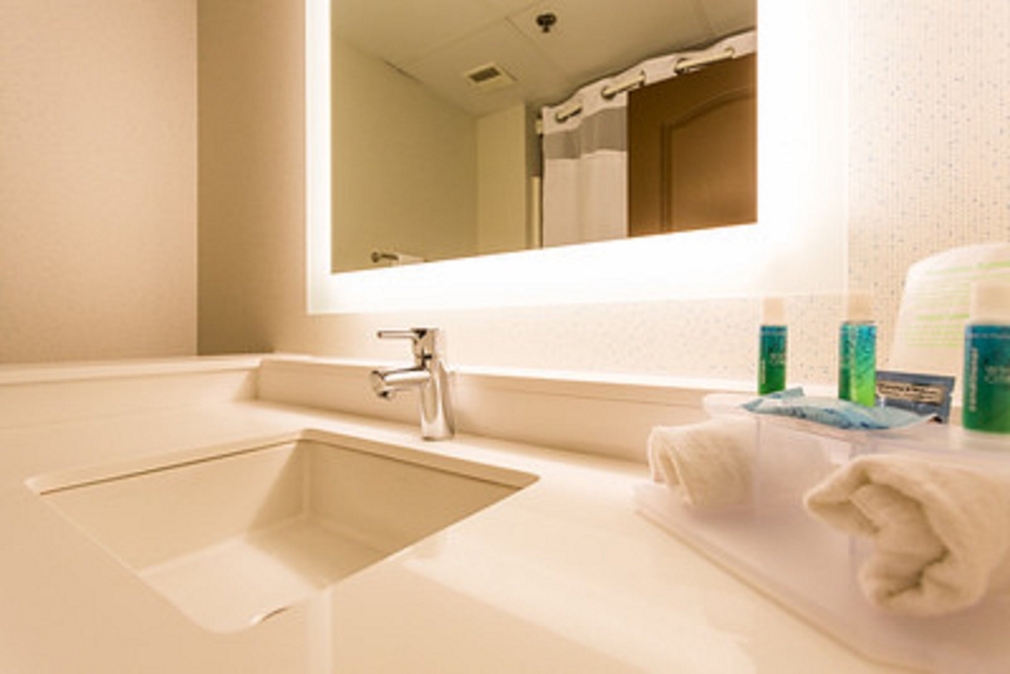 Holiday Inn Express Hotel & Suites Reading - Tap to explore photos