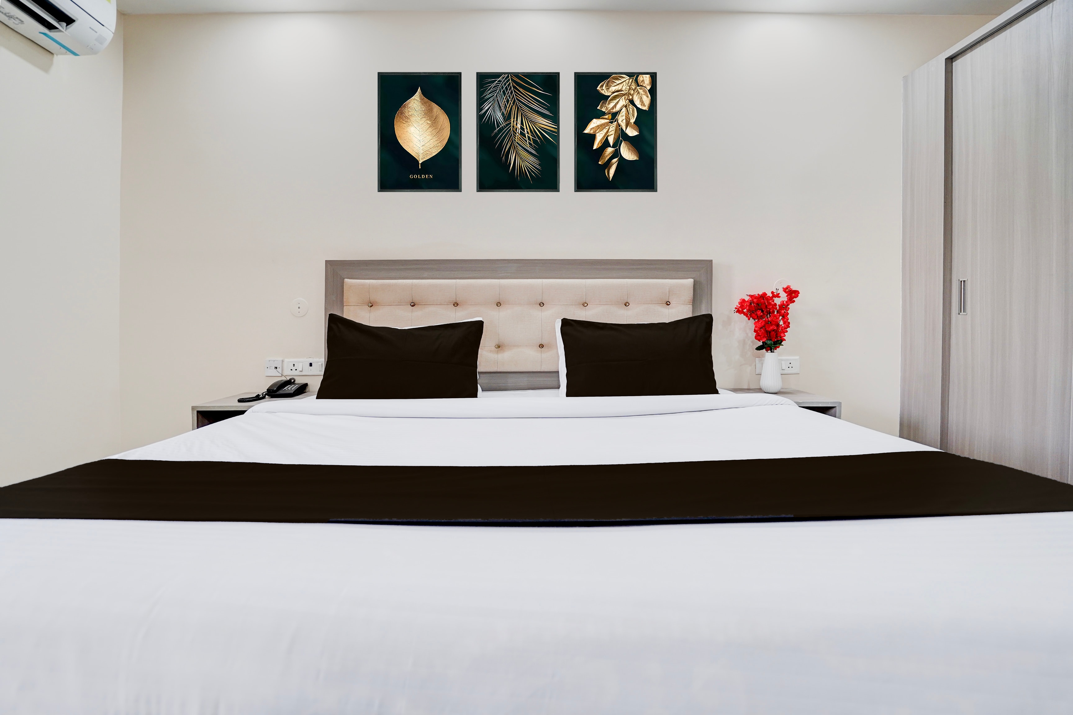 Hotel O Tanishq Ashiana - Tap to explore photos