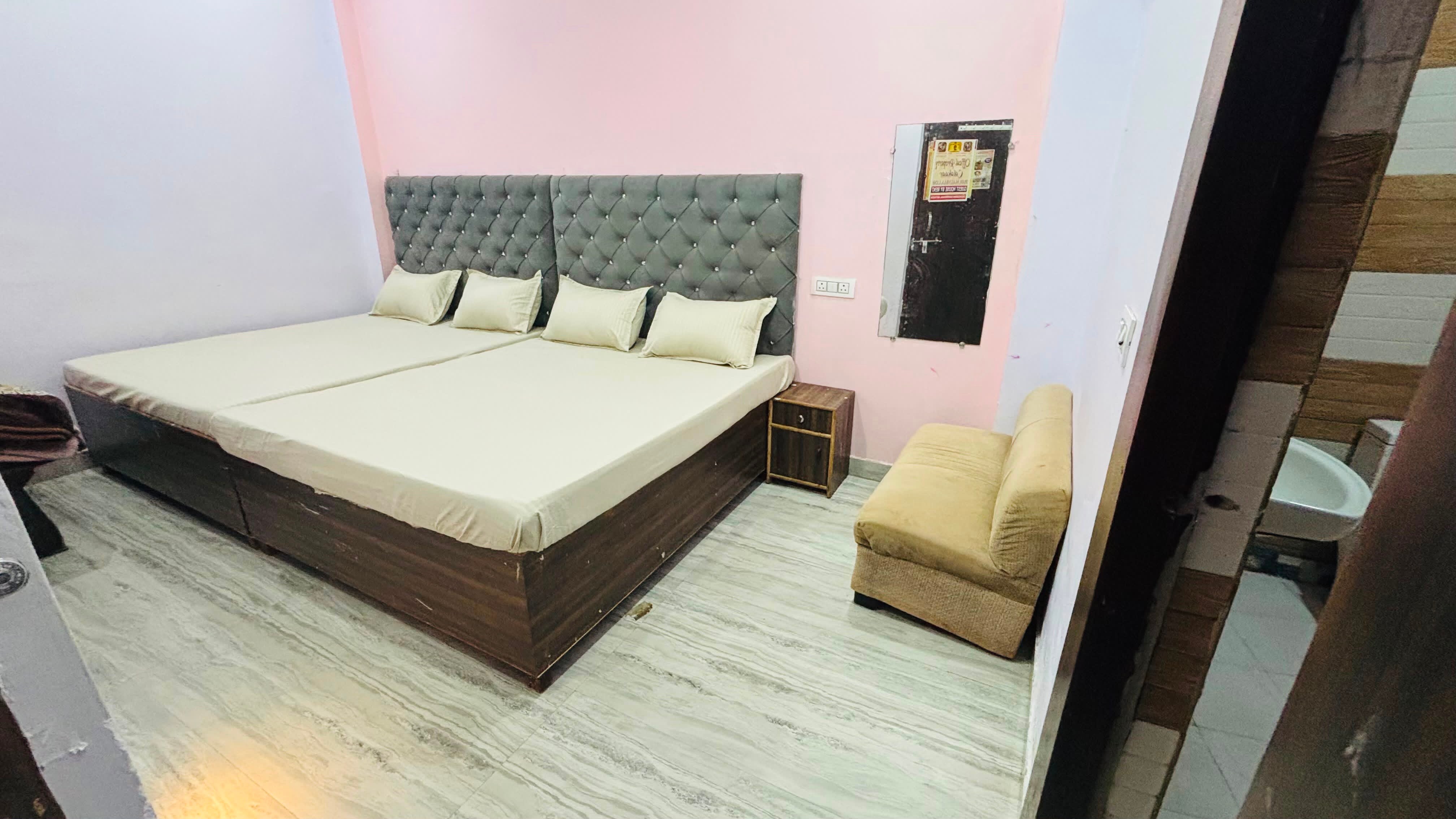 Ekanshi Bhawan Comfortable Family Stay - Tap to explore photos
