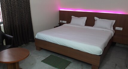 Hotel Raj meridian Room Type - Deluxe Room
