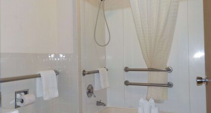 SureStay Hotel by Best Western Greenville Room Type - Accessible - 2 Queen, Mobility Accessible, Communication Assistance, Bathtub, Desk, Microwave And Re SureStay Hotel by Best Western Greenville Room Type - Accessible - 2 Queen, Mobility Accessible, Communication Assistance, Bathtub, Desk, Microwave And Re