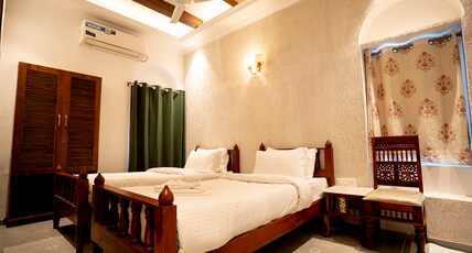 Shiva Kashi Hotel Room Type - Superior Room