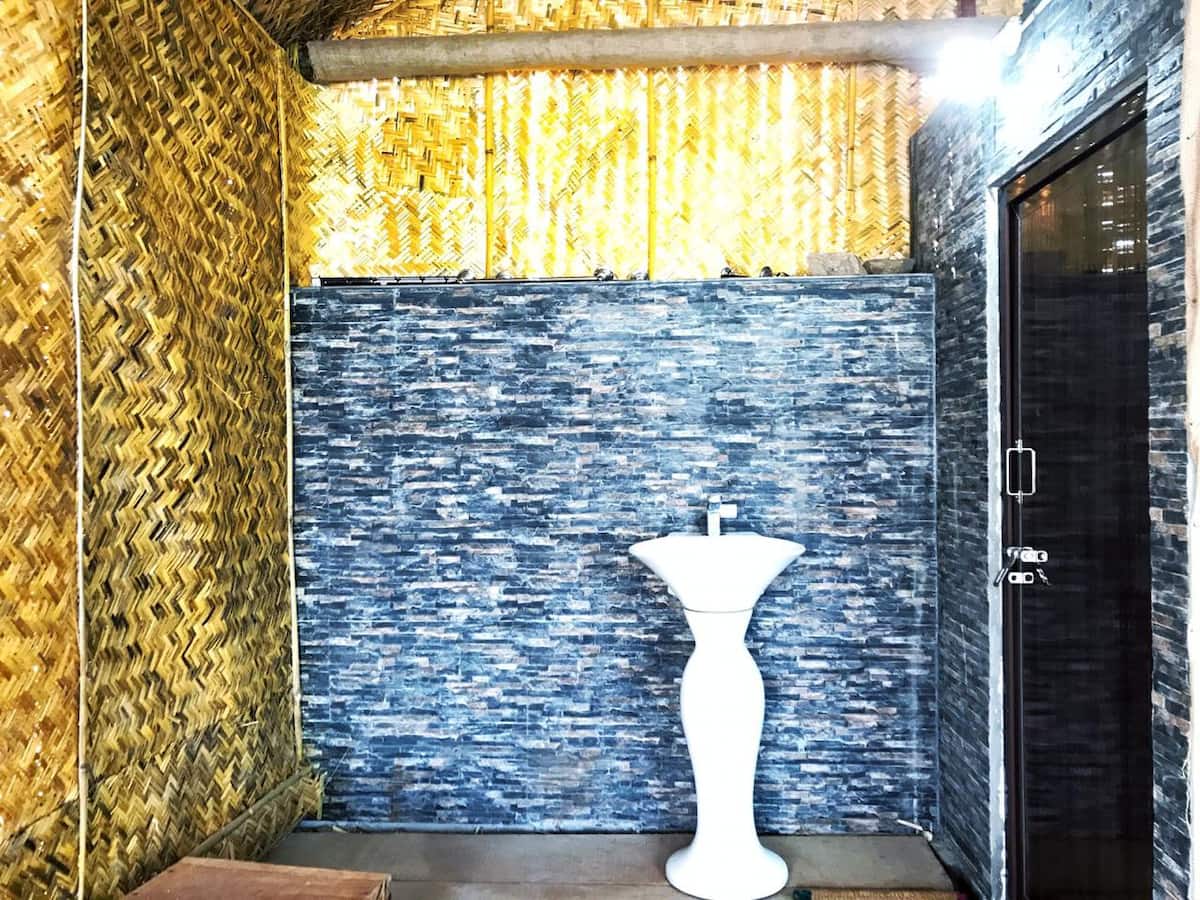 Vistara Beachside Cottages | Rooms & Guided Treks - Tap to explore photos