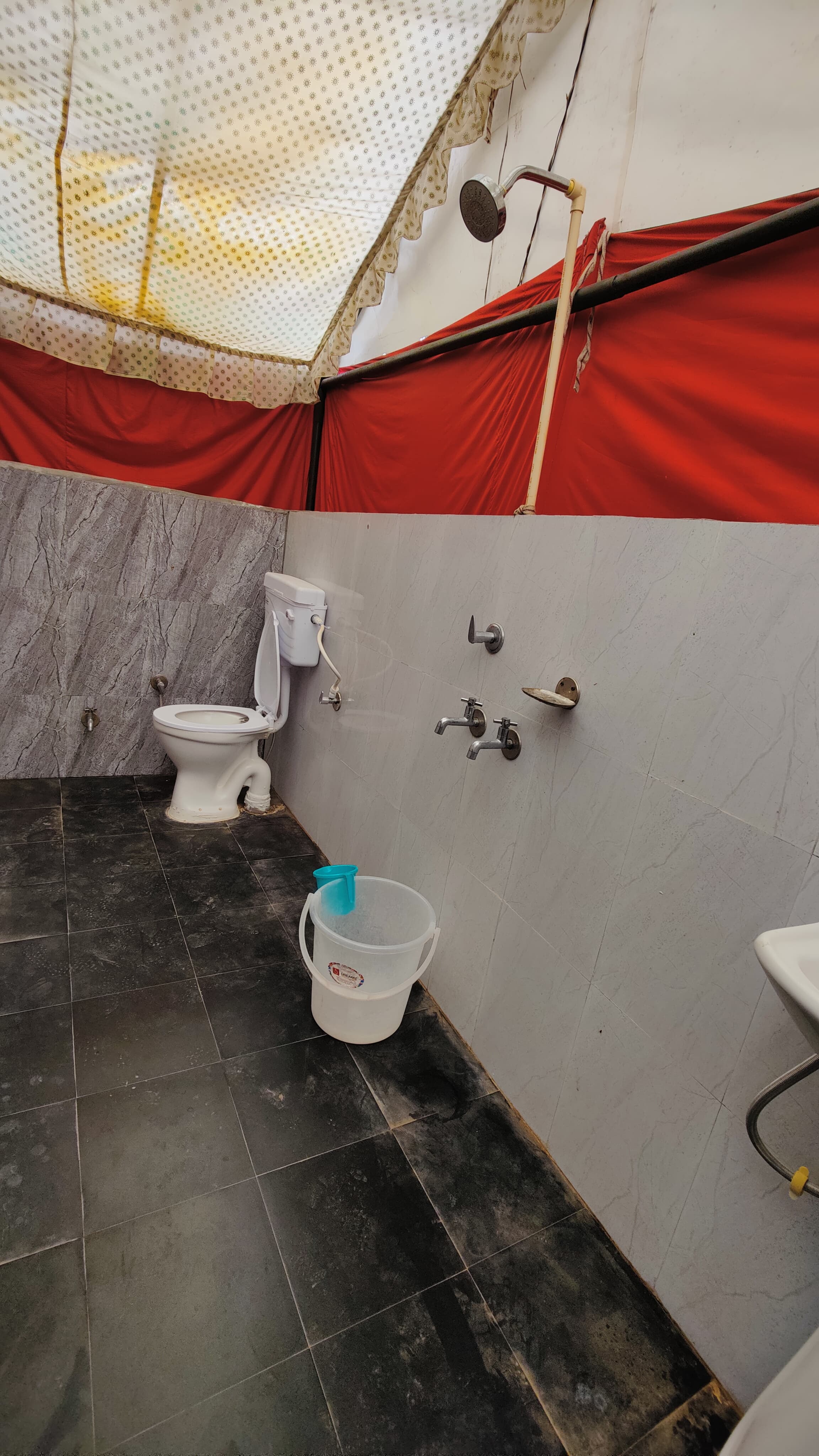 Basta Pack Adventure - Tap to explore photos