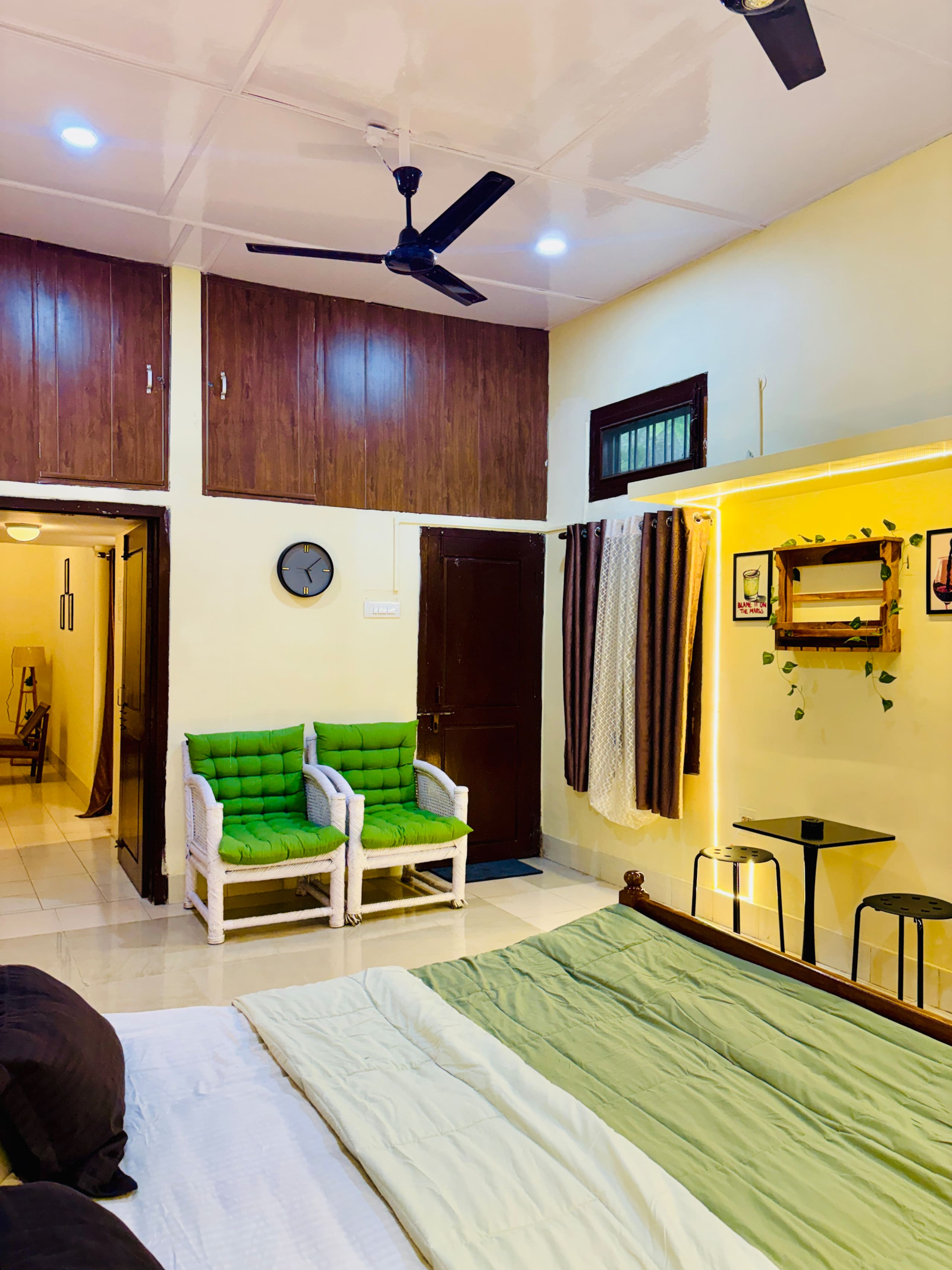 De Kashish Cozy 1BHK Stay - Tap to explore photos